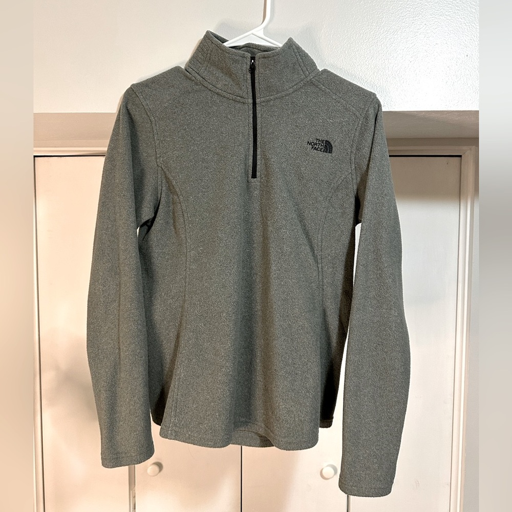 Women’s North Face Half Zip Pullover Grey